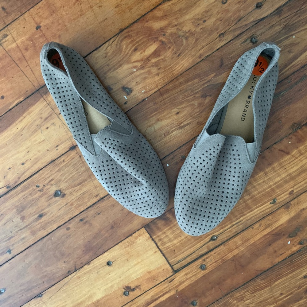 Lucky Brand Gray Flats-NWOT